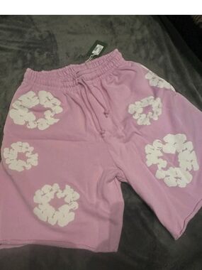 Authentic DENIM TEAR PINK SHORTS WITH PINK BLUE JAYS HAT BRAND NEW 🔥